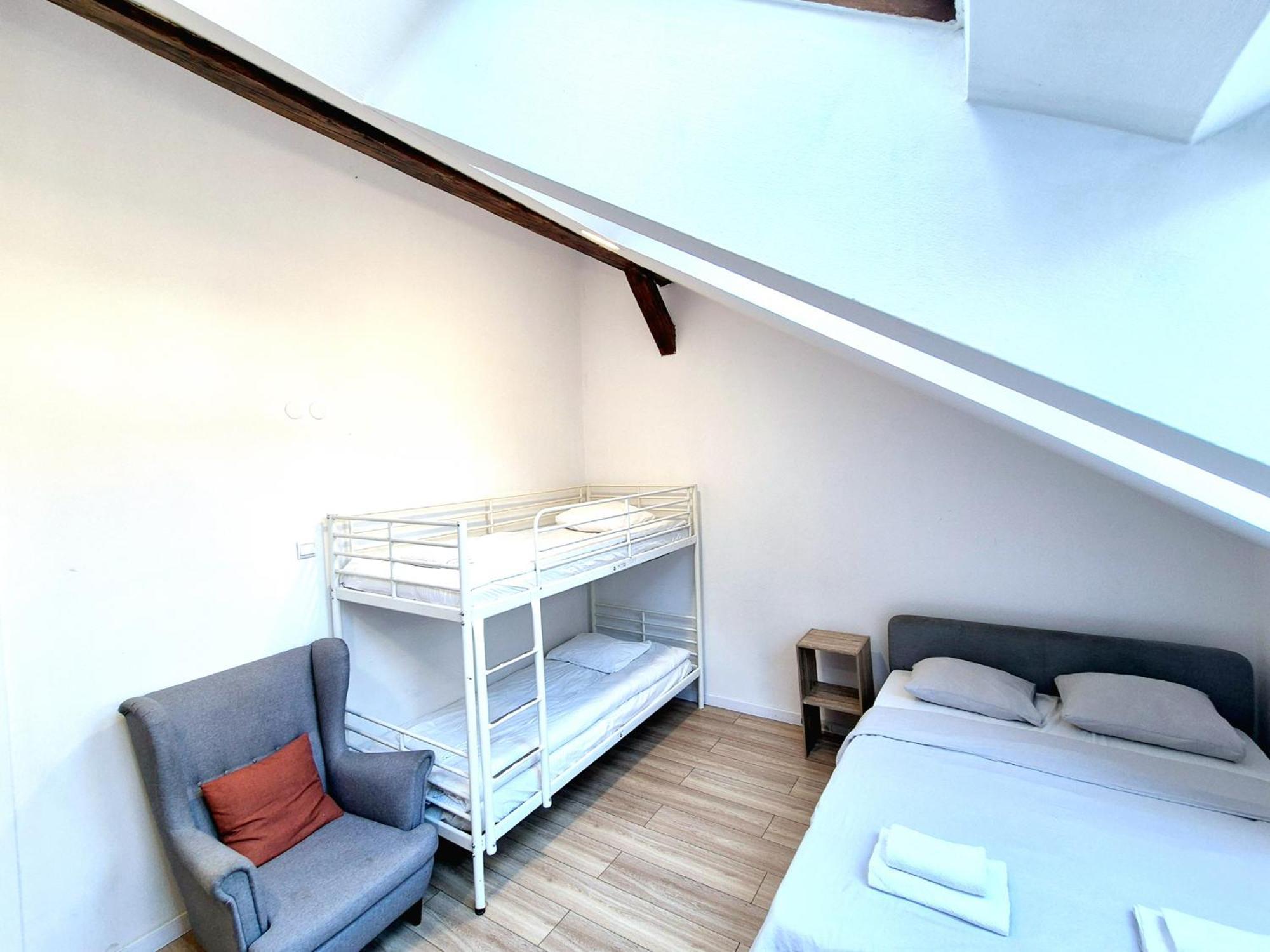 Pini Hostel - Przytulne Pokoje W Centrum Krakowa Buitenkant foto