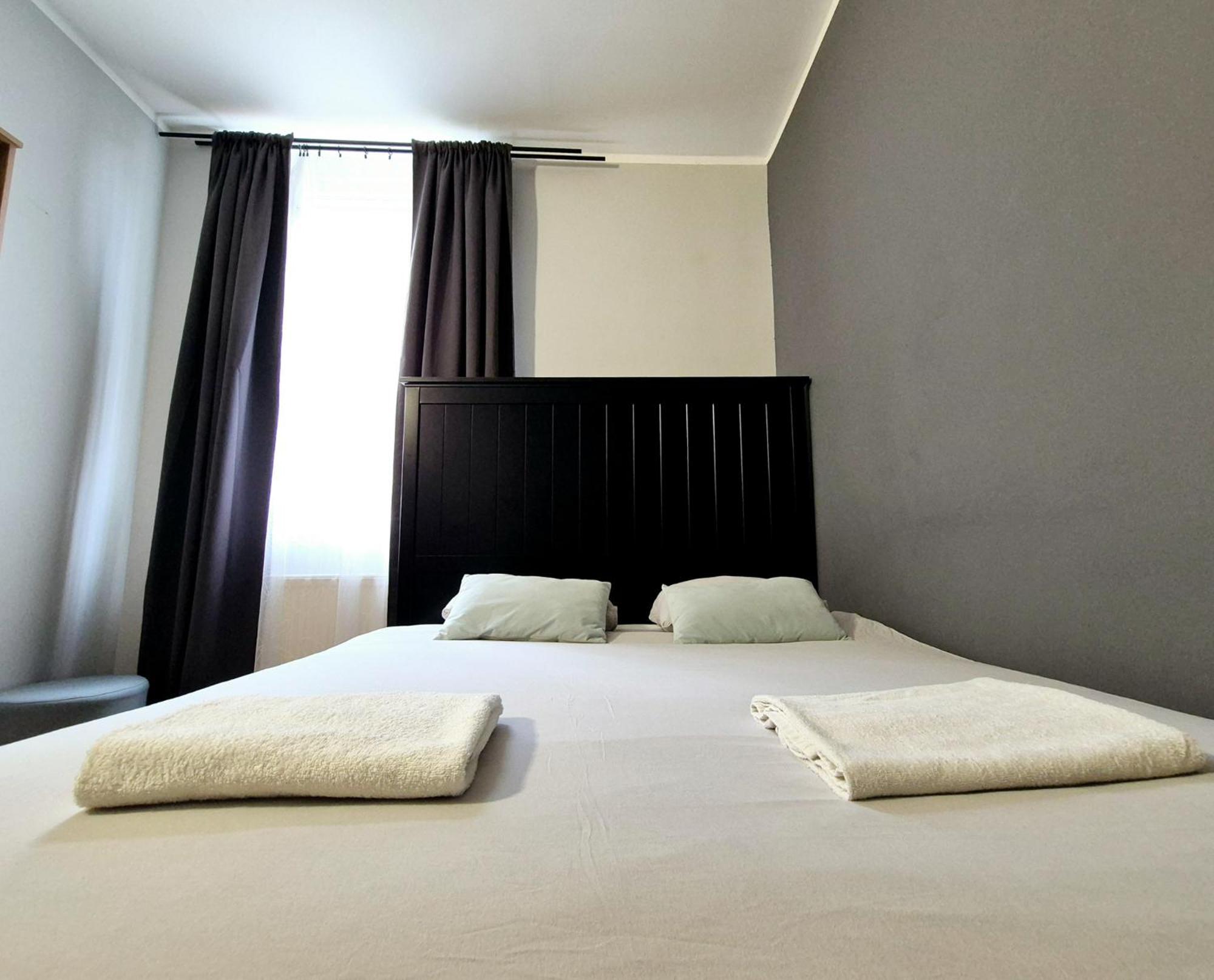 Pini Hostel - Przytulne Pokoje W Centrum Krakowa Buitenkant foto